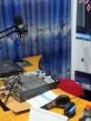 طالبان نشرات دو رادیوی محلی در غزنی را به دلیل عدم پرداخت مالیه به شاروالی برای مدتی تعطیل کردند