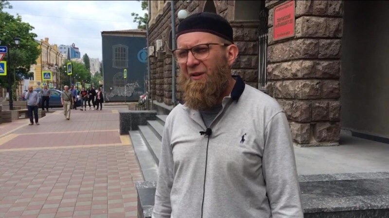 На крымского активиста составили админпротокол за съемку в коридоре суда Ростова-на-Дону