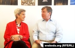 Лары Каброўскі з кузінай.