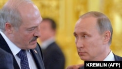 Belarusian President Alyaksandr Lukashenka (left) with his Russian counterpart, Vladimir Putin (file photo)