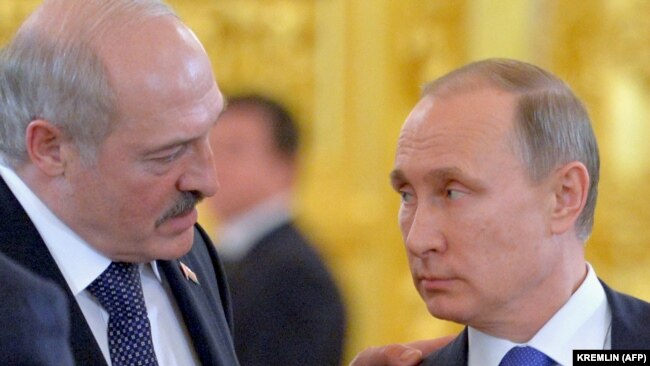Belarusian President Alyaksandr Lukashenka (left) with his Russian counterpart, Vladimir Putin (file photo)