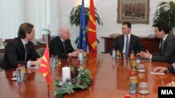 Посредникот на ОН во спорот за името Метју Нимиц на средба со премиерот Никола Груевски и со министерот за надворешни работи Никола Попоски во Скопје.