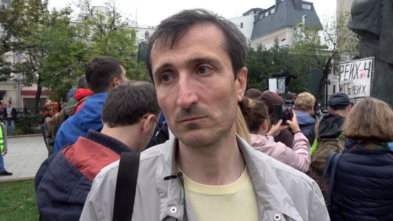 У администрации президента задержаны участники антивоенных пикетов