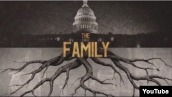 Documentarul „Familia” abordează și presupuse legături între o organizație americană și România.