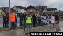 Mještani Kozarca su se na protestima 8. februara usprotivili Planu parcelizacije, te zatražili izmještanje trase autoputa kroz njihovo naselje