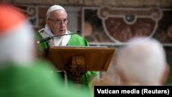 Papa Francis la o reuniune religioasă la Vatican