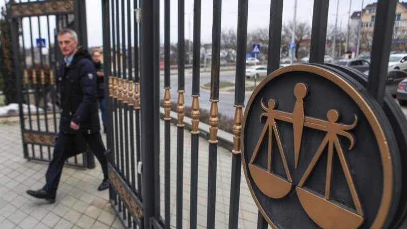 Суд отменил приговор обвиняемому в участии в НВФ жителю Дагестана. Однако он остается в СИЗО