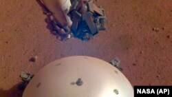 Апарат InSight відчув легкі поштовхи на Марсі