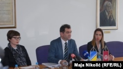 Ako me pozivaju da kao stranački kadar podnesem ostavku ja ću to svakako učiniti: Rektor Nurić (u sredini)