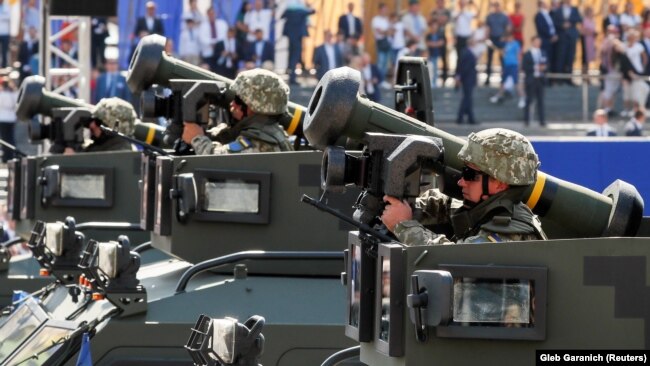Українські військові з американськими ПТРК «Джавелін» під час параду до Дня Незалежності України, 24 серпня 2018 року