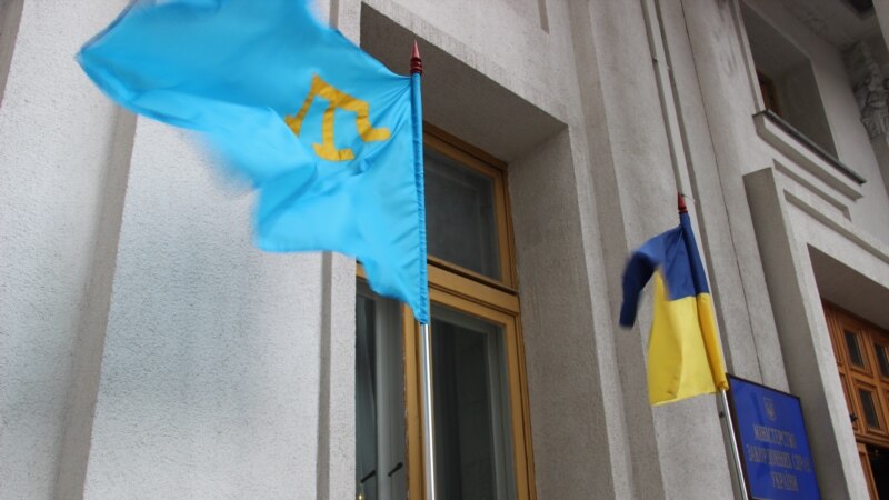 Посольства Украины во многих странах мира поднимут флаг крымских татар вместе с украинским 26 июня – Чубаров