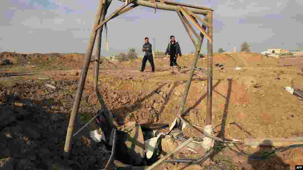 Palestina - Tunel za krijumčarenje na granici područja Gaze sa Egiptom, u gradu Rafah, 22. novembar 2012. Foto: AFP / Said Khatib 