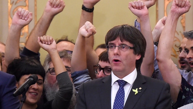 Карлес Пучдемон поздравил сторонников независимости Каталонии с победой