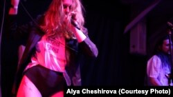 Выступление группы "Позоры" на концерте в поддержку сестер Хачатурян. Фото: Аля Чеширова