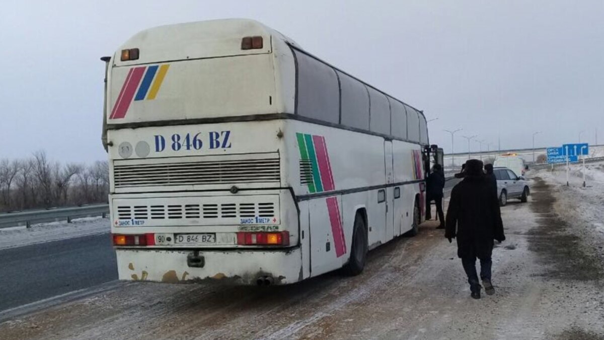 Узбекистан запустит спецпоезда и автобусы для мигрантов