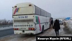Пассажирский автобус в Актюбинской области Казахстана, архивное фото.
