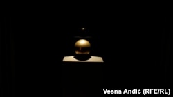 Urna sa pepelom Nikole tesle u muzeju koji nosi njegovo ime u Beogradu
