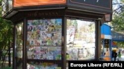 Moldova -- chiosc de ziare (news stand)