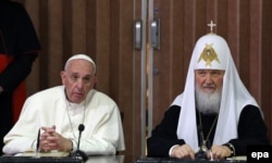 Papa Francisc și Patriarhul Kirill, pe aeroportul din Havana, Cuba, februarie 2016