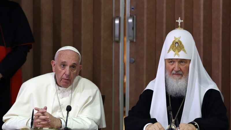 Papa dhe Patriarku ortodoks rus diskutojnë për luftën në Ukrainë