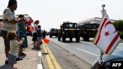 Paradă militară la Nicosia, capitala auto-proclamatei Republici Turce a Ciprului de Nord, recunoscută doar de Ankara 