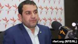 جمشید رسولي.