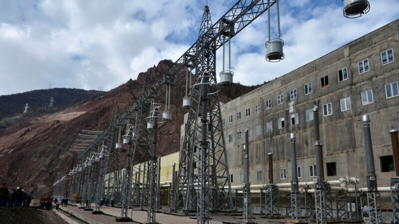 تاجیکستان انتقال انرژی برق به افغانستان را از سرگرفت