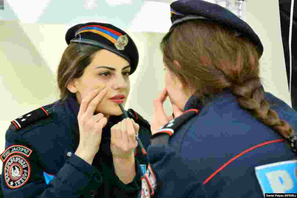 An Armenian police woman