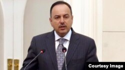 د افغانستان مالیې وزیر اکلیل حکیمي.