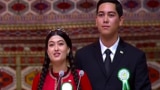 Народный совет Туркменистана красочно славит президента