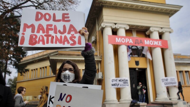 Talas pretnji i napada na umetnike koji u Srbiji govore o 90-im

