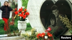 The gravestone for Admira Ismic and Bosko Brkic at Sarajevo's Lion Cemetery.