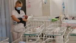 Фото з готелю «Венеція», де перебувають діти, народжені сурогатними матерями в Україні