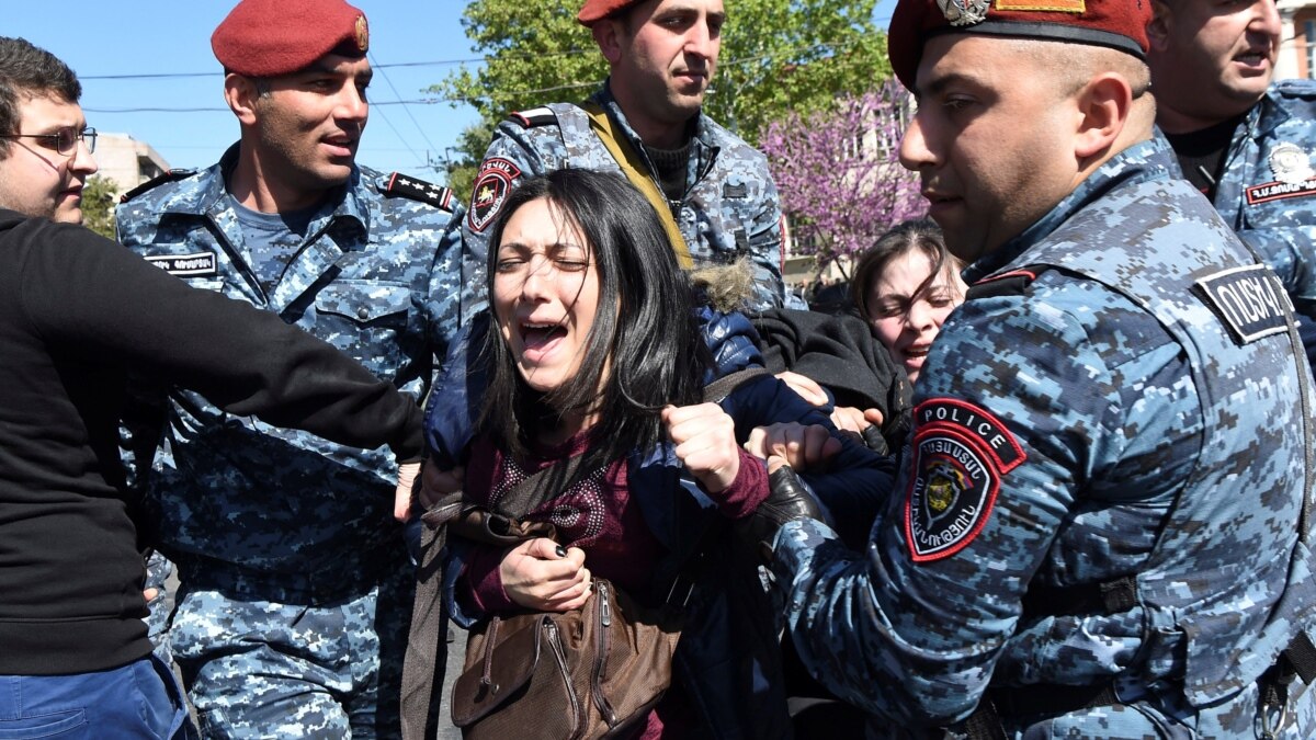 Protesters, Armenian Riot Police Clash Over Nomination For Prime Minister