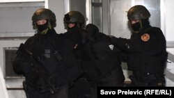 Policija u Podgorici privodi Jovana Vukotića, 8. februar 2020.