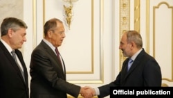 Armenian Prime Minister Nikol Pashinian meeting with Russian Foreign Minister Sergey Lavrov, Yerevan,November 11, 2019 