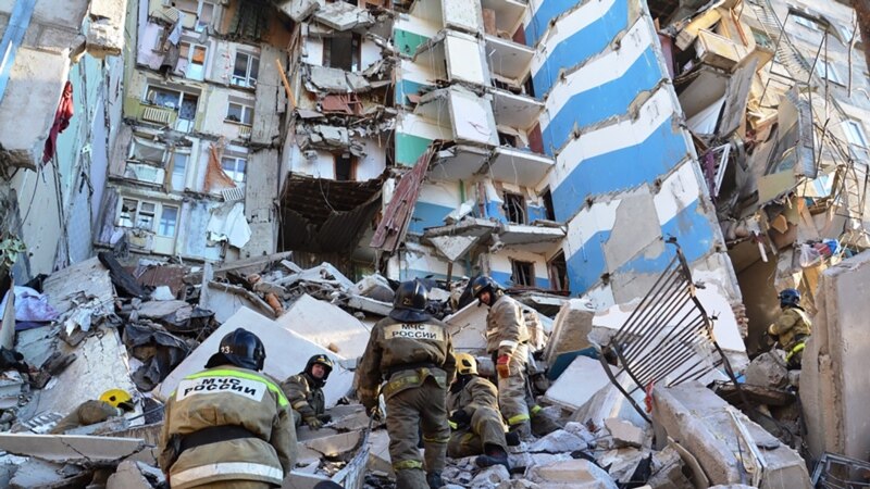 Над 20 загинати во уривањето на зградата во Русија 