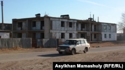 Разрушенный дом в селе Кенгир вблизи Жезказгана. 29 октября 2013 года.