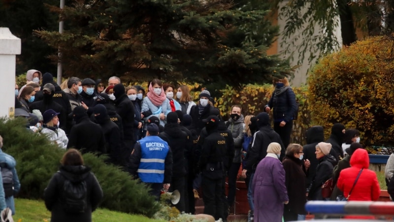 Минскида протест чараларында дистәләрчә кеше тоткарланган 