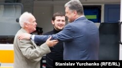 Юрий Солошенко (слева), Геннадий Афанасьев и президент Украины Петр Порошенко