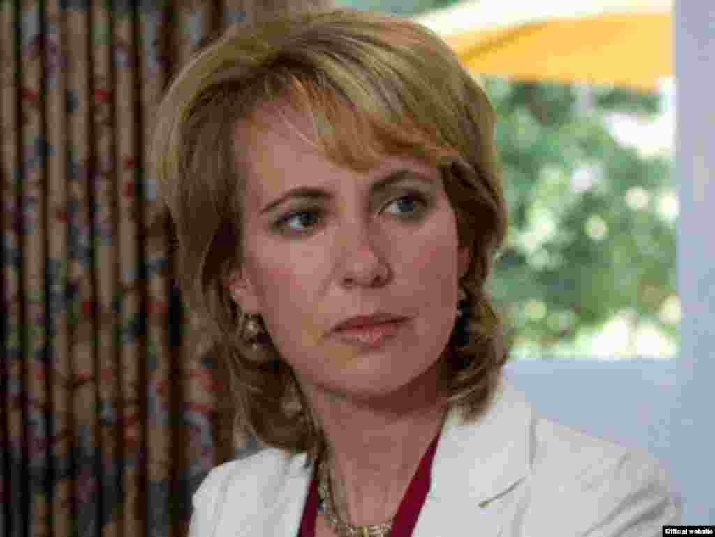 Gabrielle Giffords, membră a Congresului din partea Partidului Democrat: împușcată în cap la Tucson