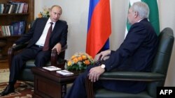 Vladimir Putin və Sergey Bagapş, 12 avqust 2009