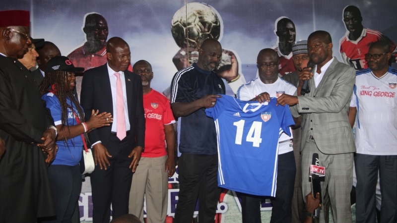 Претседателот на Либерија, Жорж Веа, на 51 година повторно заигра фудбал