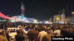За повідомленнями, це відеокадр із акції протесту в місті Бандар-е-Махшагр, 6 січня 2018 року