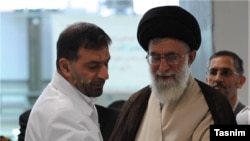 رهبر جمهوری اسلامی بارها از حسن تهرانی مقدم تمجید کرده است. خامنه‌ای شخصا در مراسم تشییع جنازه تهرانی‌مقدم حضور یافت و به دیدار خانواده او رفت.