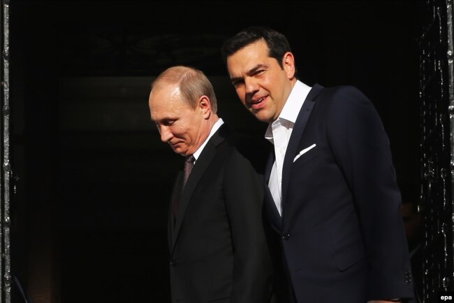 В 2016 году премьер-министр Греции Алексис Ципрас и Владимир Путин улыбались друг другу. Сейчас отношения между Афинами и Москвой испортились