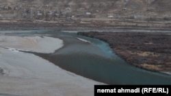 دریای آمو، مرز مشترک میان افغانستان و تاجیکستان
