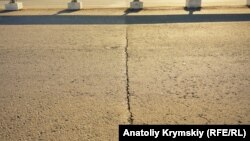 Тріщина на мосту в Сімферополі 25 липня 2018 року