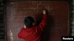 Программа по изучению грузинского языка, утвержденная Министерством образования Турции, рассчитана на учеников пятых-восьмых классов и в общей сложности предусматривает 244 учебных часа