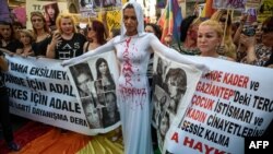 İstanbulda LGBT aksiyası